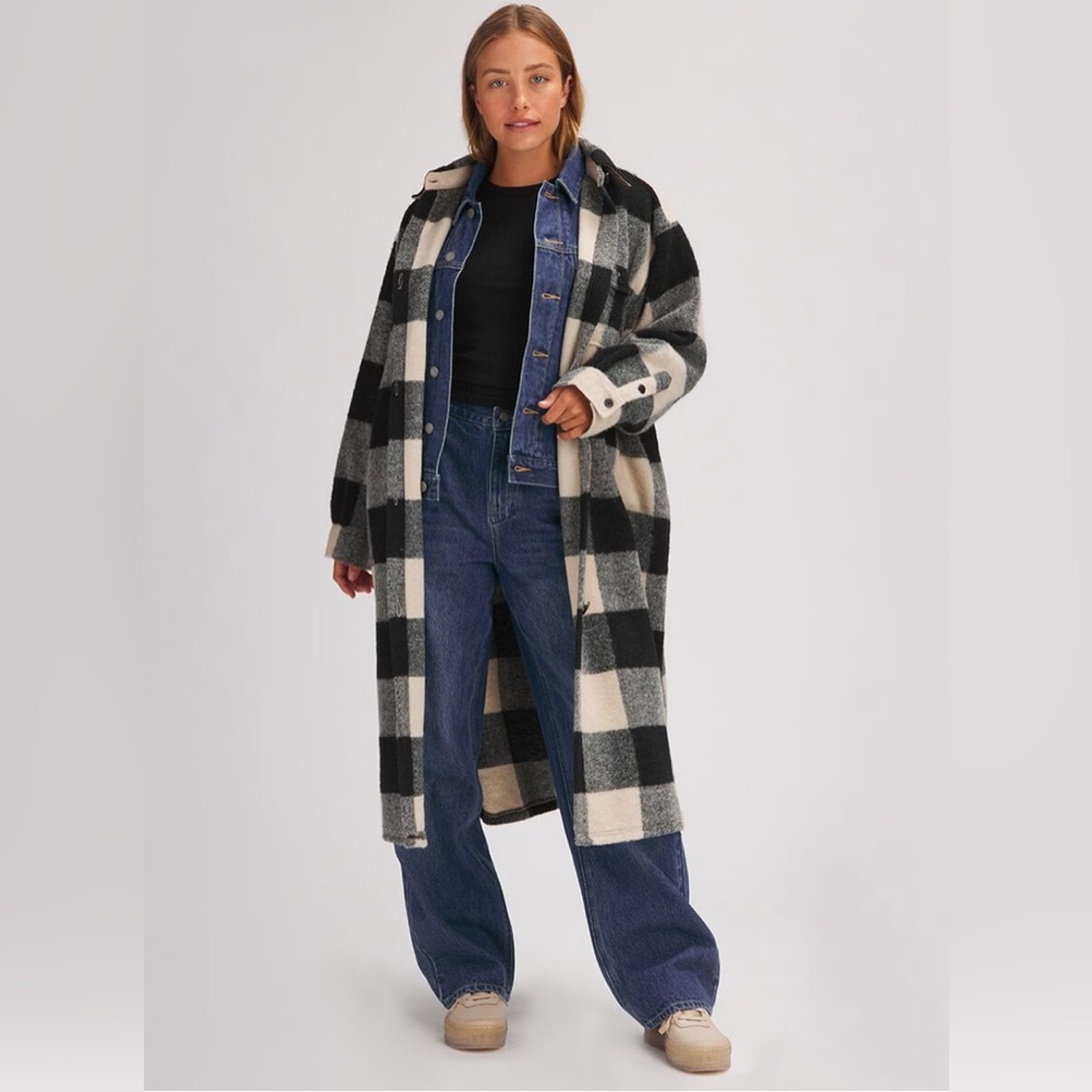 Basin and Range
Long Plaid Coat - Women's